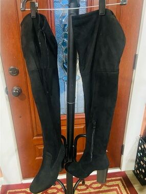 Black Over-the-Knee Suede Block Heel Boots